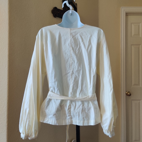 Prologue V-Neck Ivory Cotton Top - Picture 2 of 10